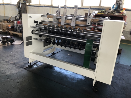 1200mm Bilgisayarlı Bölme Slotter Montaj Gürültülü Karton Kutusu Makinesi